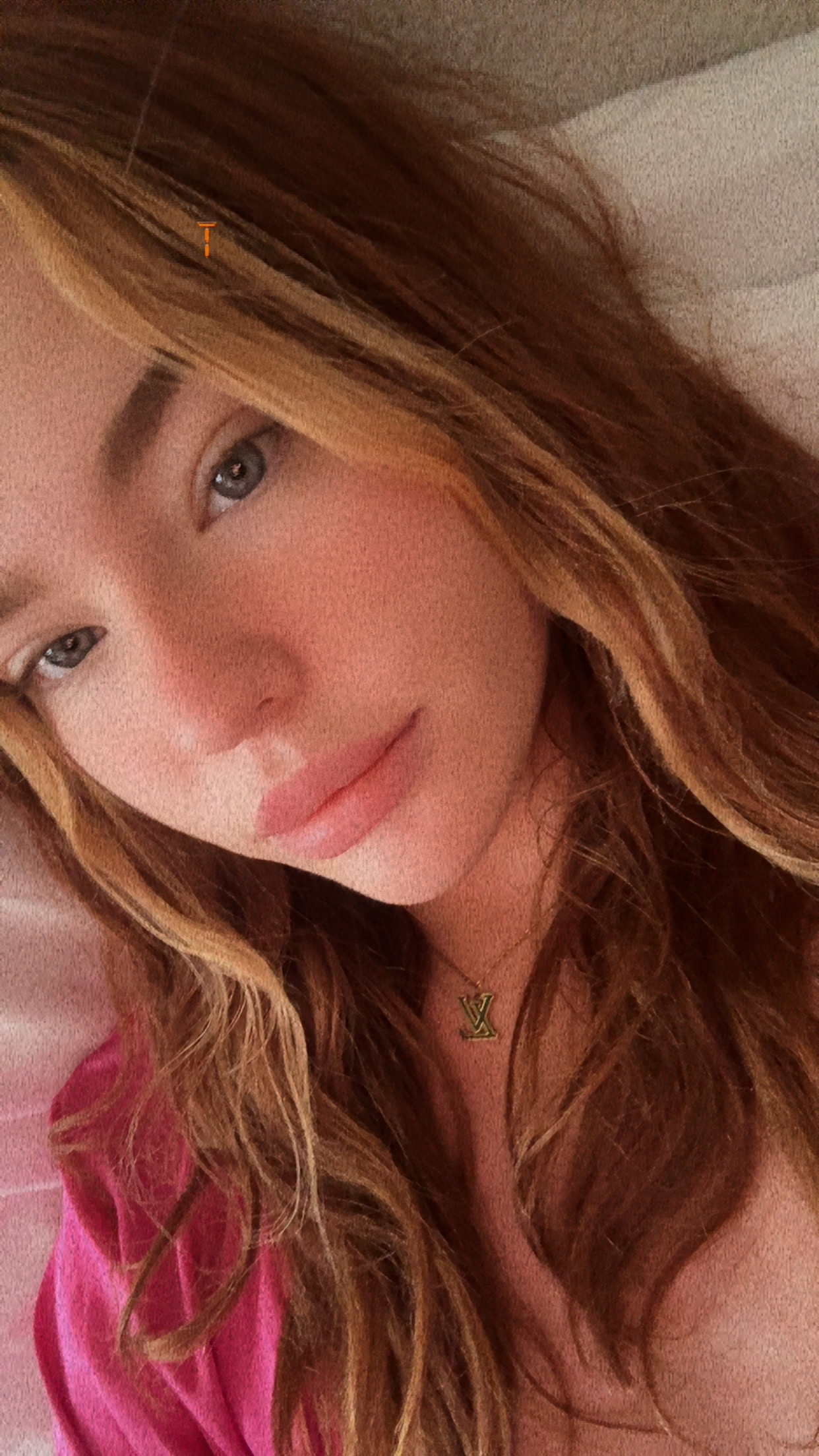 sexyred-female-escort--