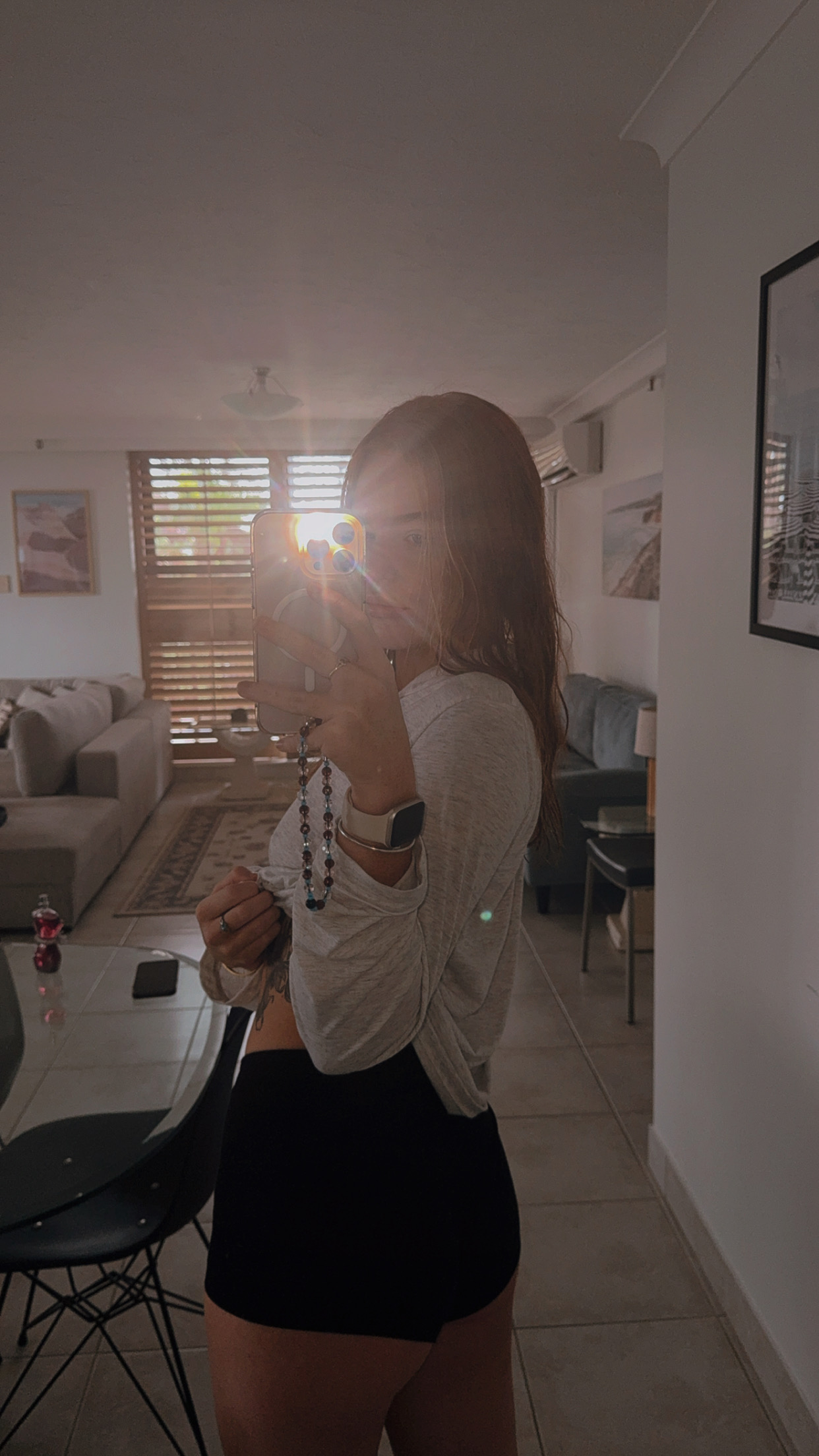 sexyred-female-escort--